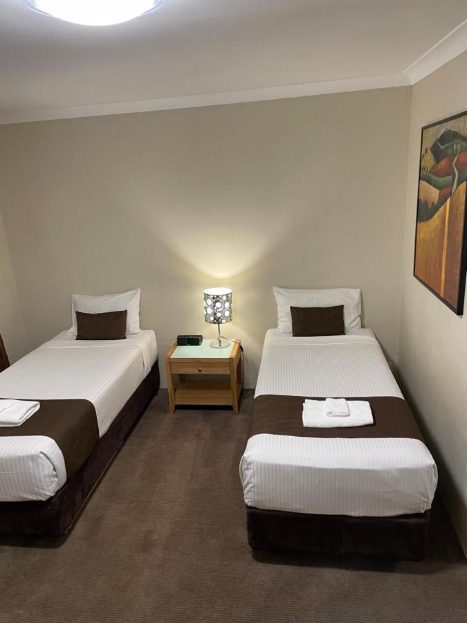 Noah'S Mid City Motor Inn Muswellbrook Bagian luar foto