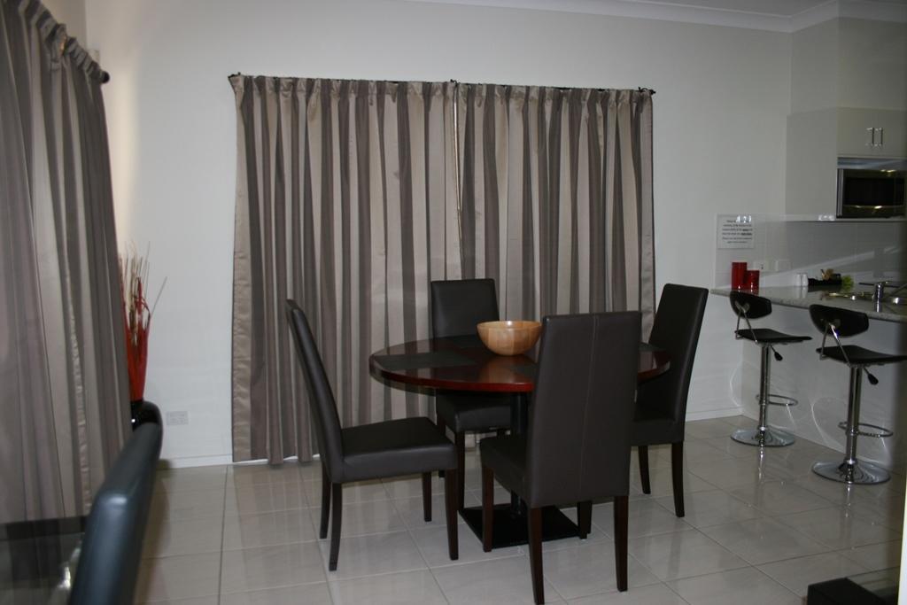 Noah'S Mid City Motor Inn Muswellbrook Ruang foto