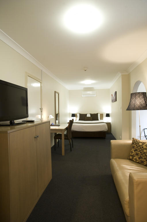 Noah'S Mid City Motor Inn Muswellbrook Bagian luar foto