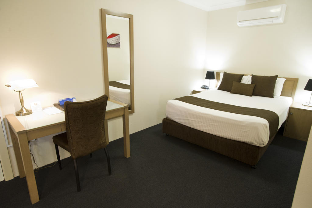 Noah'S Mid City Motor Inn Muswellbrook Bagian luar foto