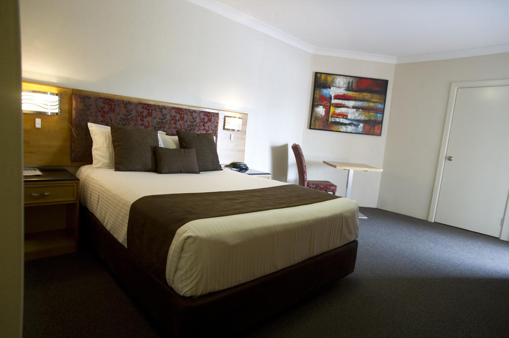 Noah'S Mid City Motor Inn Muswellbrook Bagian luar foto