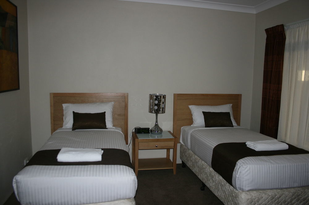 Noah'S Mid City Motor Inn Muswellbrook Bagian luar foto